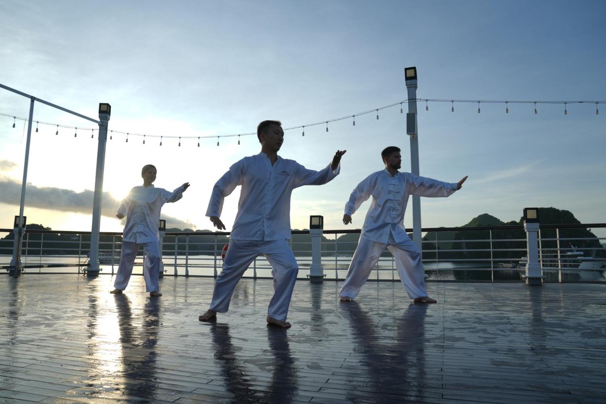 Paradise Grand Cruise - Lan Ha Bay Ha Long Bagian luar foto