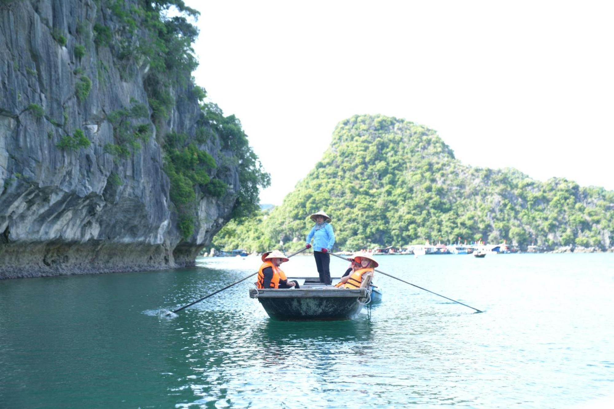 Paradise Grand Cruise - Lan Ha Bay Ha Long Bagian luar foto