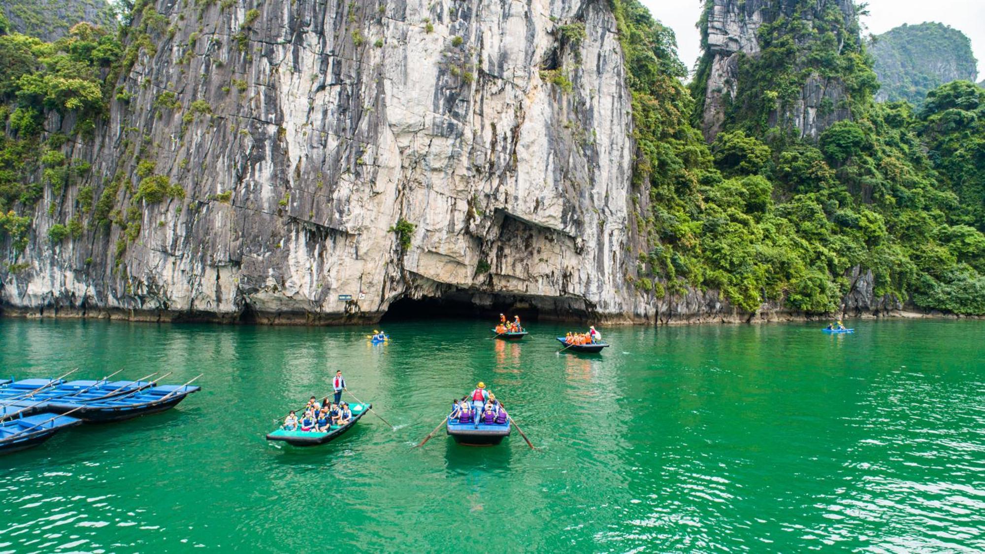 Paradise Grand Cruise - Lan Ha Bay Ha Long Bagian luar foto