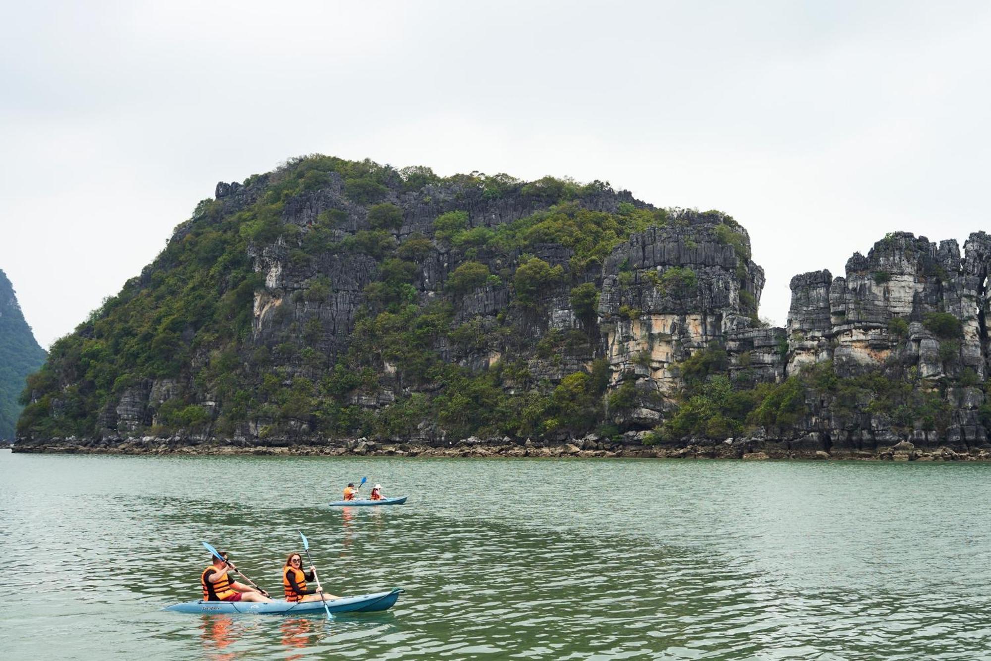 Paradise Grand Cruise - Lan Ha Bay Ha Long Bagian luar foto